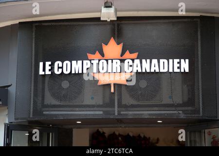 Annecy , Francia - 11 20 2023 : le Comptoir Canadien logo brand e text sign front facade store specializzato in canadian Products Shop Foto Stock