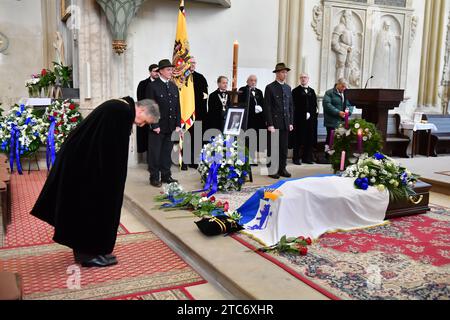 Chiesa di San Giacomo, Boskovice. 11 dicembre 2023. Funerale di Hugo Mensdorff-Pouilly, della nobile famiglia morava di origine lorena, morto a 94 anni, nella chiesa di San Giacomo, Boskovice, Repubblica Ceca, 11 dicembre 2023. Crediti: Patrik Uhlir/CTK Photo/Alamy Live News Foto Stock