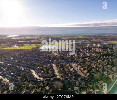 Il fiume Ouse fa esplodere le sue rive causando inondazioni all'ippodromo di York dopo che la tempesta Erin ha colpito l'area, York, Regno Unito. 11 dicembre 2023. (Foto di Ryan Crockett/News Images) a York, Regno Unito il 12/11/2023. (Foto di Ryan Crockett/News Images/Sipa USA) credito: SIPA USA/Alamy Live News Foto Stock