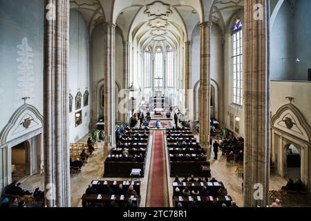 Chiesa di San Giacomo, Boskovice. 11 dicembre 2023. Funerale di Hugo Mensdorff-Pouilly, della nobile famiglia morava di origine lorena, morto a 94 anni, nella chiesa di San Giacomo, Boskovice, Repubblica Ceca, 11 dicembre 2023. Crediti: Patrik Uhlir/CTK Photo/Alamy Live News Foto Stock