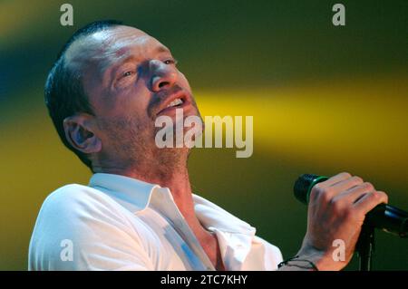 Milano Italia 2007-03-22 : Biagio Antonacci, cantante italiano, durante il programma televisivo musicale Rai 'CD LIVE' Foto Stock