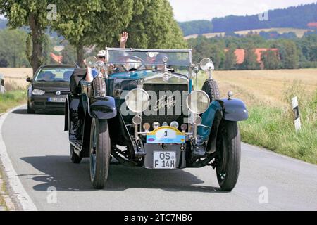 Von der ADAC - Niedersachsen - Classic 2007. Hier Fiat 510 BJ. 1919 - auf der L444 zwischen Reinsen und Stadthagen am 21.07.2007. *** Dall'ADAC Niedersachsen Classic 2007 qui Fiat 510 BJ 1919 sulla L444 tra Reinsen e Stadthagen il 21 07 2007 Foto Stock