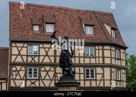 Colmar, Francia, 23 luglio 2023. Schwendi Fountain, Place de l'Ancienne Douane Foto Stock