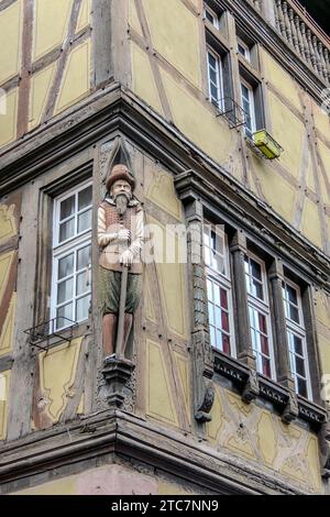 Colmar, Francia, 23 luglio 2023. Maison zum Kragen, rue des Marchands Foto Stock