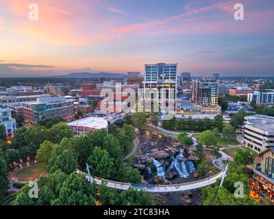 Greenville, South Carolina a Falls Park su Reedy Creek al tramonto. Foto Stock