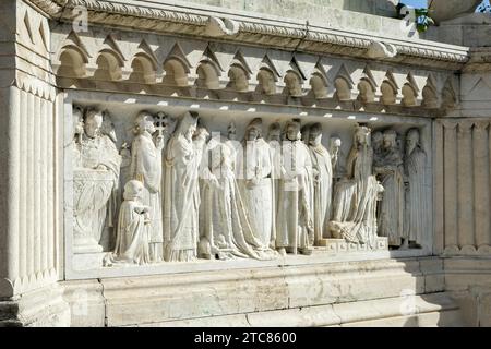 La scultura a base St Stephens statua Budapest Foto Stock