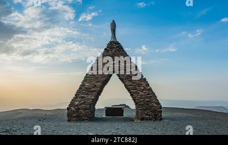 Una foto del santuario della Virgen de las Nieves al tramonto Foto Stock