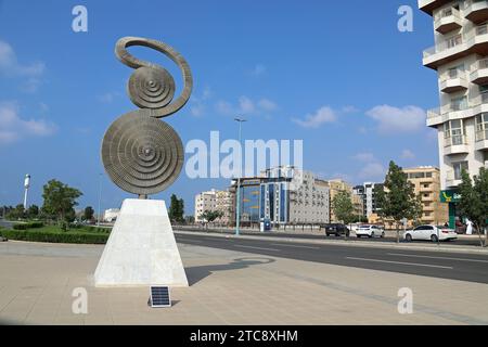 Opere d'arte pubbliche sul lungomare in Corniche Road a Jeddah Foto Stock