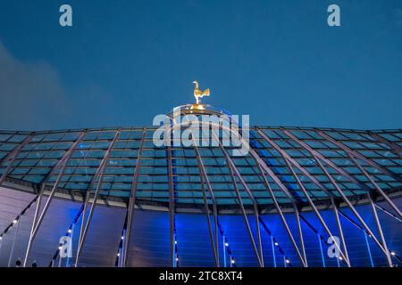 Londra, Regno Unito. 10 dicembre 2023. Il Tottenham Hotspur Stadium alla partita di Premier League tra il Tottenham Hotspur e il Newcastle United al Tottenham Hotspur Stadium, Londra, Inghilterra il 10 dicembre 2023. Foto di Phil Hutchinson. Solo per uso editoriale, licenza necessaria per uso commerciale. Nessun utilizzo in scommesse, giochi o pubblicazioni di un singolo club/campionato/giocatore. Credito: UK Sports Pics Ltd/Alamy Live News Foto Stock