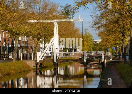 Ponte sul canale principale, ponte bascule, Papenburg, Emsland, bassa Sassonia, Germania Foto Stock