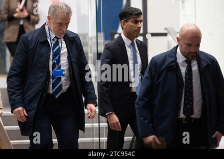 Londra, Regno Unito. 11 dicembre 2023. Il primo ministro britannico Rishi Sunak parte dall'inchiesta Covid presso Dorland House, Covid Inquiry Hearing Centre. Credito: Justin ng/Alamy Live News. Foto Stock