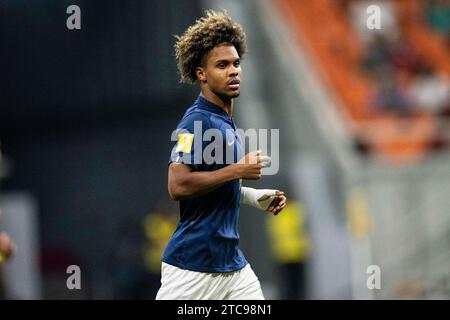 Giacarta, Indonesia - 22 novembre: La Francia Mathis Lambourde corre sul campo durante la partita della Coppa del mondo Under-17 tra la Francia e il Senegal allo Stadio Internazionale di Giacarta il 22 novembre 2023 a Giacarta, Indonesia. (Foto di Sports Press Photo) (Eurasia Sport Images/SPP) credito: SPP Sport Press Photo. /Alamy Live News Foto Stock