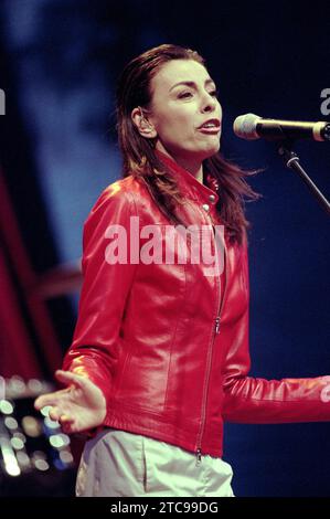 Milano Italia 2000-03-27 : Alice, cantante italiana, durante il concerto dal vivo al Night Express 105 Foto Stock