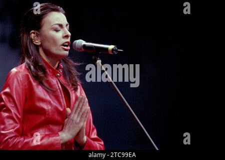 Milano Italia 2000-03-27 : Alice, cantante italiana, durante il concerto dal vivo al Night Express 105 Foto Stock