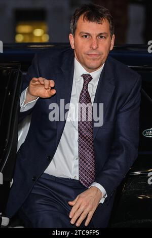 Londra, Regno Unito. 11 dicembre 2023. John Glen, Paymaster General e Ministro dell'Ufficio di Gabinetto, è visto entrare nell'Ufficio di Gabinetto a Whitehall questa sera in un giorno turbolento per il governo conservatore. Crediti: Imageplotter/Alamy Live News Foto Stock