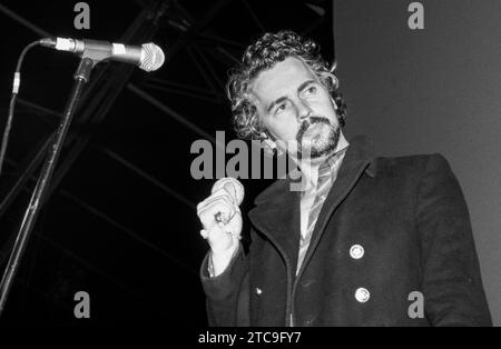 WAYNE COYNE, FLAMING LIPS, 1999: Wayne Coyne della rock band The Flaming Lips Playing at Reading Festival, 29 agosto 1999. La band era in tour con il loro iconico e premiato nono album in studio "The Soft Bulletin". Foto: Rob Watkins Foto Stock