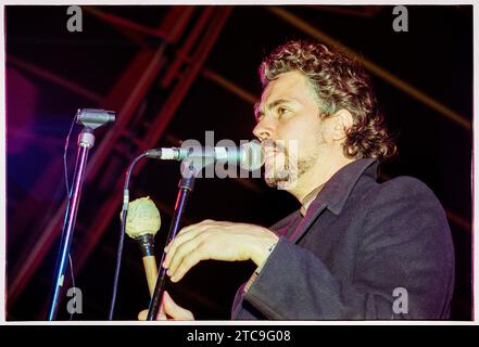 WAYNE COYNE, FLAMING LIPS, 1999: Wayne Coyne della rock band The Flaming Lips Playing at Reading Festival, 29 agosto 1999. La band era in tour con il loro iconico e premiato nono album in studio "The Soft Bulletin". Foto: Rob Watkins Foto Stock