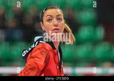 Cuneo, Italia. 10 dicembre 2023. Signorile Noemi (Cuneo) durante Cuneo Granda Volley vs AllianzÂ VVÂ Milano, Volley Italian serie A1 Women Match a Cuneo, Italia, 10 dicembre 2023 crediti: Independent Photo Agency/Alamy Live News Foto Stock