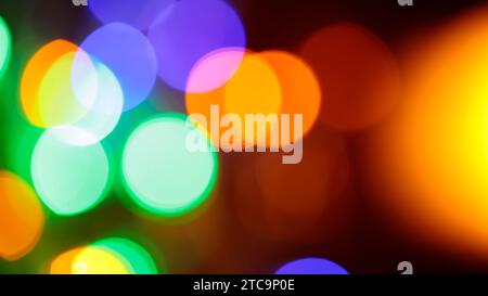 Luci sfocate sullo sfondo bokeh, vivaci luci bokeh astratte Foto Stock