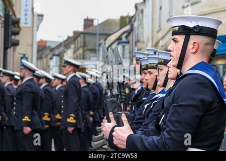 La Freedom of Helston Parade guidata dai cadetti di RNAS Culdrose e HMS Seahawk Foto Stock