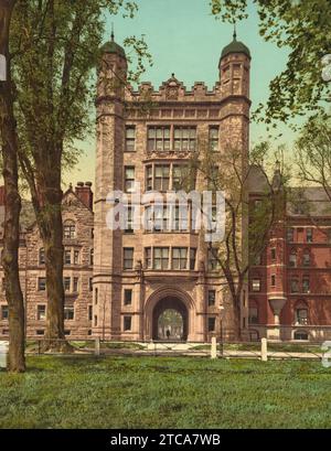 Phelps Hall and Gateway, Yale University, New Haven, Connecticut 1901. Foto Stock