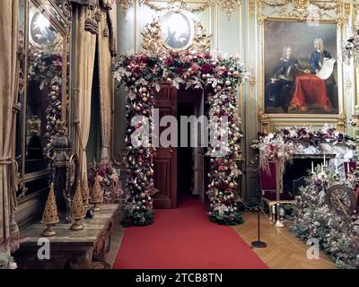 Natale al Blenheim Palace, sentiero luminoso illuminato 2023 Foto Stock