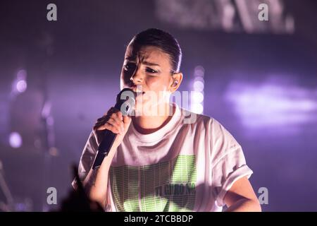 Napoli, Italia. 22 marzo 2022. Emma Marrone si esibisce dal vivo durante il concerto italiano "souvenir INDA Club" al Duel Club di Napoli. Credito: SOPA Images Limited/Alamy Live News Foto Stock