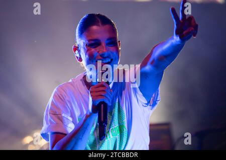 Napoli, Italia. 22 marzo 2022. Emma Marrone si esibisce dal vivo durante il concerto italiano "souvenir INDA Club" al Duel Club di Napoli. Credito: SOPA Images Limited/Alamy Live News Foto Stock