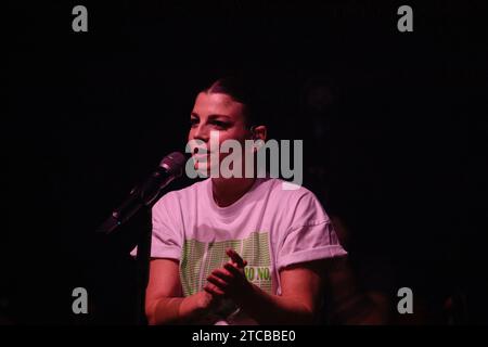 Napoli, Italia. 22 marzo 2022. Emma Marrone si esibisce dal vivo durante il concerto italiano "souvenir INDA Club" al Duel Club di Napoli. Credito: SOPA Images Limited/Alamy Live News Foto Stock