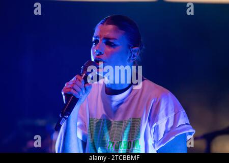 Napoli, Italia. 22 marzo 2022. Emma Marrone si esibisce dal vivo durante il concerto italiano "souvenir INDA Club" al Duel Club di Napoli. (Foto di Francesco Cigliano/SOPA Images/Sipa USA) credito: SIPA USA/Alamy Live News Foto Stock