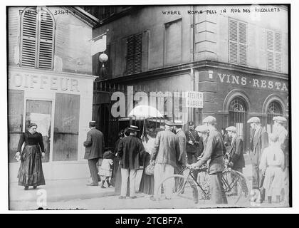 Dove bomba cadde in Rue Des Recollets Foto Stock