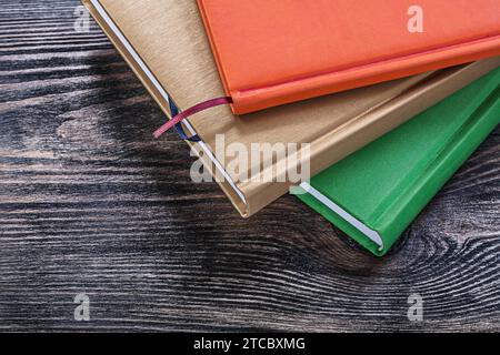 Blocchi per appunti su tavola in legno vintage concetto educativo Foto Stock