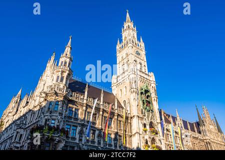 Nuovo municipio (Neues Rathaus) su Marienplatz a Monaco, Baviera, Germania Foto Stock