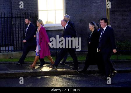 RITRASMISSIONE CON NOMI AGGIUNTIVI deputati conservatori (da sinistra) Jonathan Gullis, Miriam Cates, Marco Longhi, Danny Kruger e Jill Mortimer, arriva a Downing Street, Londra, per un incontro per colazione con il primo ministro Rishi Sunak, che sta lottando per riconciliare le richieste concorrenti dei deputati Tory sul suo piano in Ruanda. Gli aspiranti ribelli hanno avvertito che è ancora necessario un intervento chirurgico importante per fissare la legislazione di punta in materia di asilo. Data immagine: Data foto: Martedì 12 dicembre 2023. Foto Stock