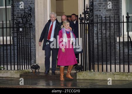 (Da sinistra a destra) i deputati conservatori Danny Kruger, Marco Longhi, Jonathan Gullis e Miriam Cates, lasciando Downing Street, Londra, dopo un incontro a colazione con il primo ministro Rishi Sunak, che sta lottando per riconciliare le richieste concorrenti dei deputati Tory sul suo piano in Ruanda. Gli aspiranti ribelli hanno avvertito che è ancora necessario un intervento chirurgico importante per fissare la legislazione di punta in materia di asilo. Data immagine: Data foto: Martedì 12 dicembre 2023. Foto Stock