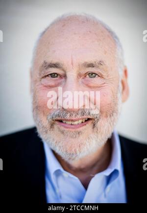 Madrid, 10/06/2016. Intervista a Joseph E. Stiglitz, premio Nobel per l'economia, che presenta l'euro. Come la moneta comune minaccia il futuro dell'Europa. Foto: Ignacio Gil ARCHDC. Crediti: Album / Archivo ABC / Ignacio Gil Foto Stock