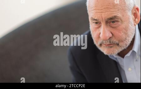 Madrid, 10/06/2016. Intervista a Joseph E. Stiglitz, premio Nobel per l'economia, che presenta l'euro. Come la moneta comune minaccia il futuro dell'Europa. Foto: Ignacio Gil ARCHDC. Crediti: Album / Archivo ABC / Ignacio Gil Foto Stock