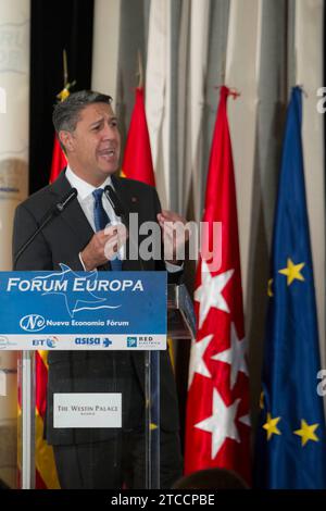 Madrid, 24/10/2016. Mariano Rajoy presenta Xavier García Albiol al forum New Economy. Foto: Isabel Permuy ARCHDC. Crediti: Album / Archivo ABC / Isabel B Permuy Foto Stock