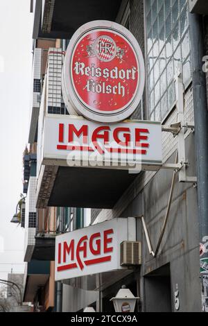 Cartello del pub Image nel centro della città, Colonia, Germania. Schild der Kneipe Image im Zentrum, Koeln, Deutschland. Foto Stock