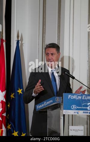 Madrid, 24/10/2016. Mariano Rajoy presenta Xavier García Albiol al forum New Economy. Foto: Isabel Permuy ARCHDC. Crediti: Album / Archivo ABC / Isabel B Permuy Foto Stock