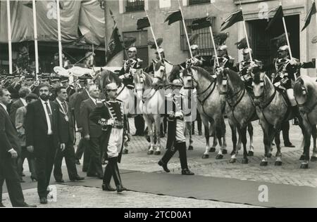 Madrid, 10/26/1990. Il presidente dell'Unione Sovietica, Mikhail Gorbachev, ricevette le chiavi d'oro di Madrid dal sindaco della città. Nell'immagine, Gorbaciov al suo arrivo al Municipio. Crediti: Album / Archivo ABC Foto Stock