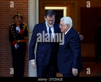 Madrid, 20/11/2017. Il Presidente del governo Mariano Rajoy riceve il Presidente dell'Autorità nazionale palestinese Mahmoud Abbas a la Moncloa. Foto: Oscar del Pozo ARCHDC. Crediti: Album / Archivo ABC / Oscar del Pozo Foto Stock