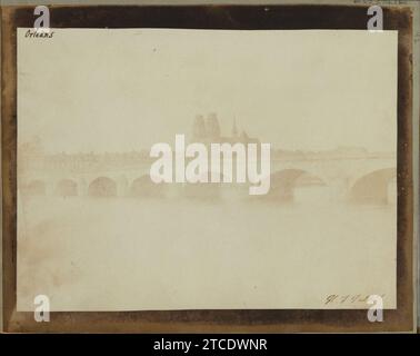 William Henry Fox Talbot (British - The Bridge of Orleans, dalla South Bank of the Loire. Foto Stock