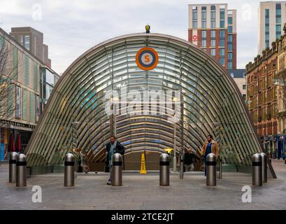 La suggestiva architettura della stazione della metropolitana di St.Enoch, Glasgow Foto Stock