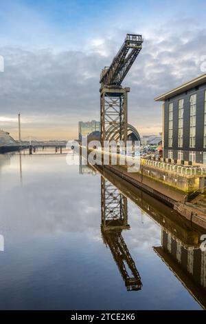Gru gigante Finnieston accanto al Clyde a Glasgow Foto Stock