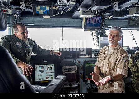 William Pennington e Petr Pavel 170725-N-SO730-020 (36213549051). Foto Stock