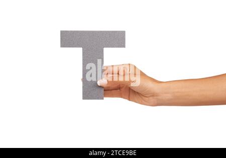 Mani, font e lettera maiuscola T in studio isolati su uno spazio di mockup su sfondo bianco. Dita, alfabeto e primo piano del segno per refusi, comunicazione Foto Stock