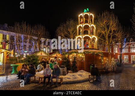 Il mercatino di Natale nel centro di Maastricht, molto popolare tra i turisti, con una media annuale di 1 milione di visitatori nel mese di dicembre Foto Stock