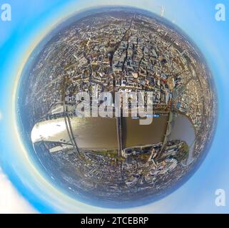 Luftbild, Fluss Rhein und Ausflugsschiffe mit Hohenzollernbrücke und Deutzer Brücke, Mitte City und Altstadt mit dem Kölner Dom und dem Hauptbahnhof Hbf, umgeben von herbstlichen Laubbäumen, Erdkugel, Fisheye Aufnahme, Fischaugen Aufnahme, 360 Grad Aufnahme, piccolo mondo, piccolo pianeta, fisheye Bild, Altstadt, Köln, Renania, Nordrhein-Westfalen, Deutschland ACHTUNGxMINDESTHONORARx60xEURO *** Vista aerea, fiume Reno e barche per escursioni con ponte Hohenzollern e ponte Deutzer, centro città e città vecchia con la Cattedrale di Colonia e la stazione principale Hbf, circondati da alberi decidui autunnali Foto Stock