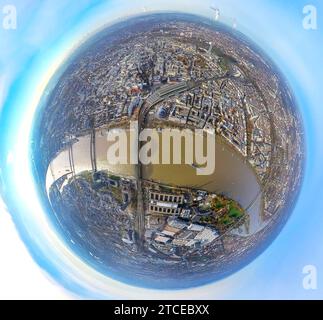 Luftbild, Fluss Rhein und Ausflugsschiffe mit Hohenzollernbrücke und Deutzer Brücke, Mitte City und Altstadt mit dem Kölner Dom und dem Hauptbahnhof Hbf, umgeben von herbstlichen Laubbäumen, Erdkugel, Fisheye Aufnahme, Fischaugen Aufnahme, 360 Grad Aufnahme, piccolo mondo, piccolo pianeta, fisheye Bild, Altstadt, Köln, Renania, Nordrhein-Westfalen, Deutschland ACHTUNGxMINDESTHONORARx60xEURO *** Vista aerea, fiume Reno e barche per escursioni con ponte Hohenzollern e ponte Deutzer, centro città e città vecchia con la Cattedrale di Colonia e la stazione principale Hbf, circondati da alberi decidui autunnali Foto Stock